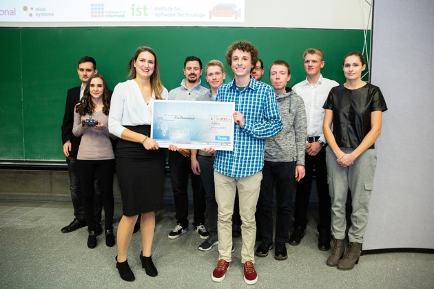 Presse-Information: Debeka verleiht Innovationspreis an zwei Projektteams der Universität