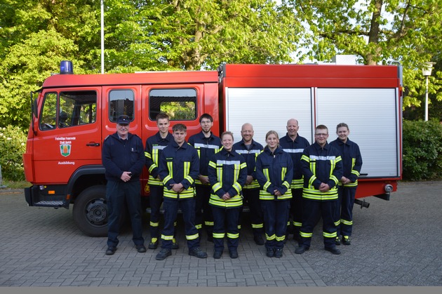 FW-AUR: 18 neue Einsatzkräfte für Auricher Feuerwehren