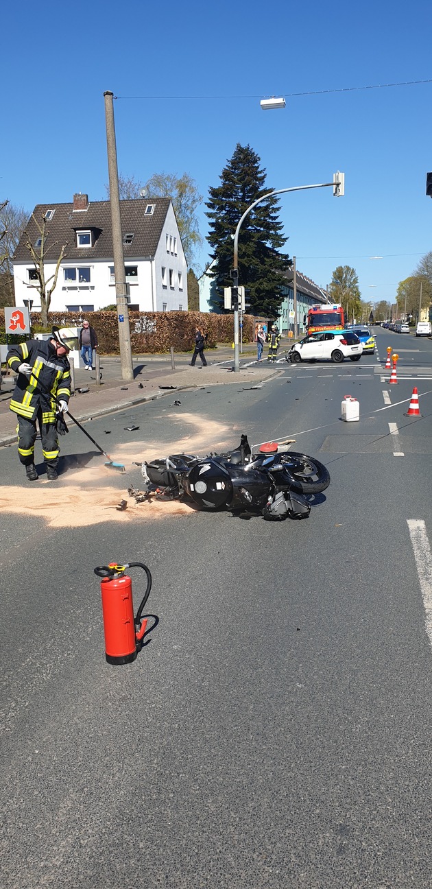 POL-WHV: +++ Schwerer Verkehrsunfall in Fedderwardergroden +++
