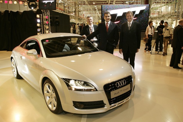 230 Millionen Euro in Sportwagen-Fertigung investiert / Produktionsstart des neuen Audi TT Coupé