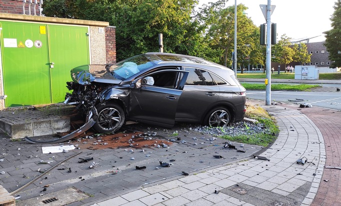 FW-OB: Verkehrsunfall auf Essener Straße
