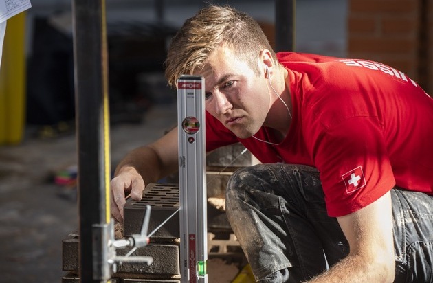 SBV Schweiz. Baumeisterverband: Schweizerischer Baumeisterverband: Maurer Jérôme Hug gewinnt ein Diplom an den WorldSkills