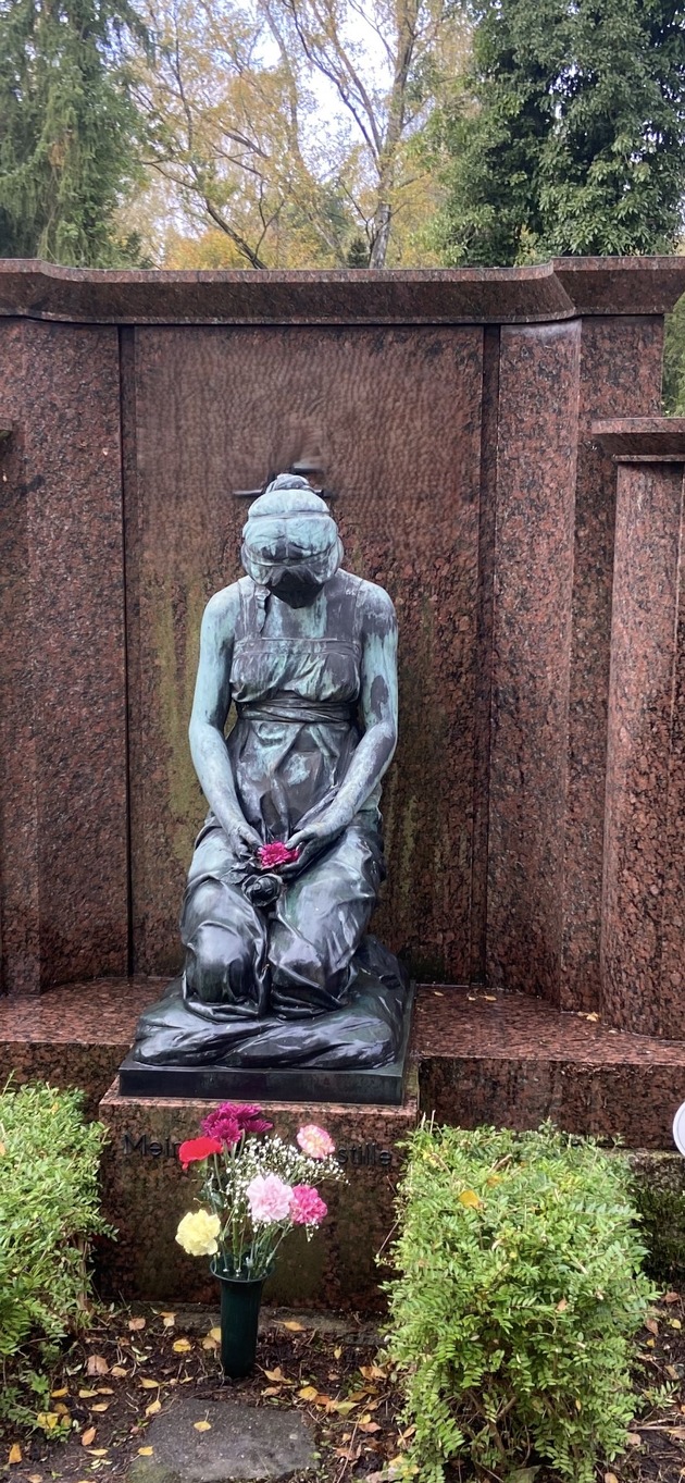 POL-HRO: Rostocker Bronzeplastiken im Wert von mehr als 37.000 Euro in Berlin sichergestellt - Kunstdiebstähle vom Neuen Friedhof aufgeklärt