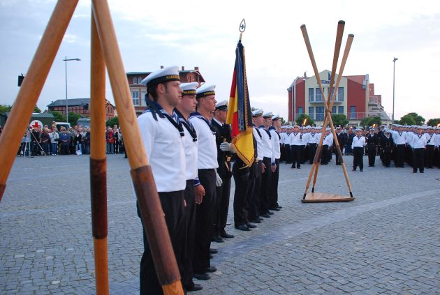 Deutsche Marine - Pressemeldung / Pressetermin: Öffentliche Vereidigung in Stralsund - 467 Marinesoldaten leisten ihren Eid zum treuen Dienen
