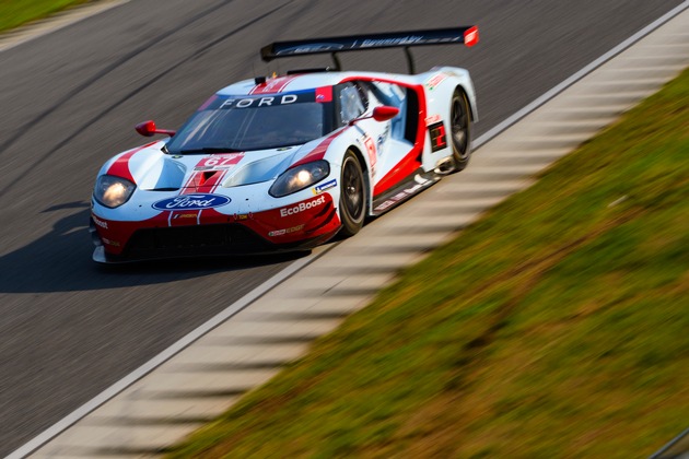 Die Ford GT fahren im Lime Rock Park zum Sieg und auf Rang drei für Dirk Müller (FOTO)