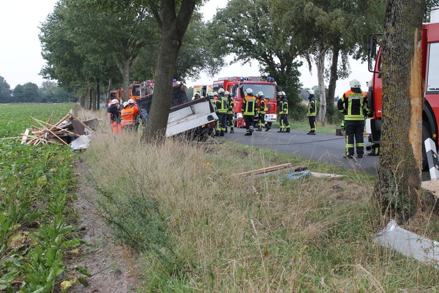 FW-ROW: Transporter verunfallt auf der K 109