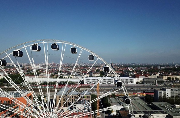 München Tourismus: Der Berg ruft - Hüttenzauber und Bergblick mitten in München