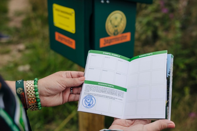 Jägermeister und Harzer Wandernadel eröffnen Sonderstempelstelle am Wurmberg