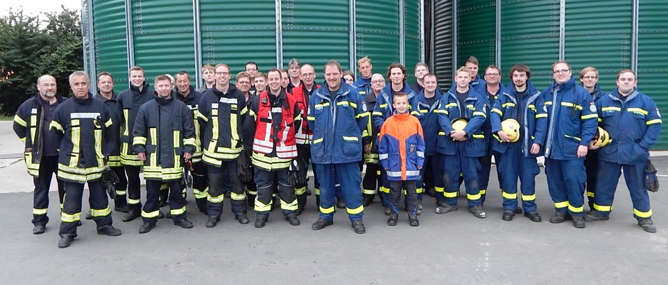 FW-KLE: Entscheidungen in Sekunden - Freiwillige Feuerwehr Bedburg-Hau und THW Kleve trainieren den Ernstfall