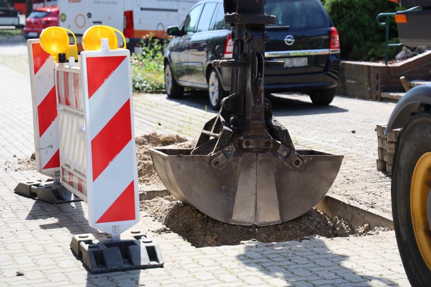 FW Hambühren: Erneut Gasleitung in Hambühren bei Bauarbeiten beschädigt