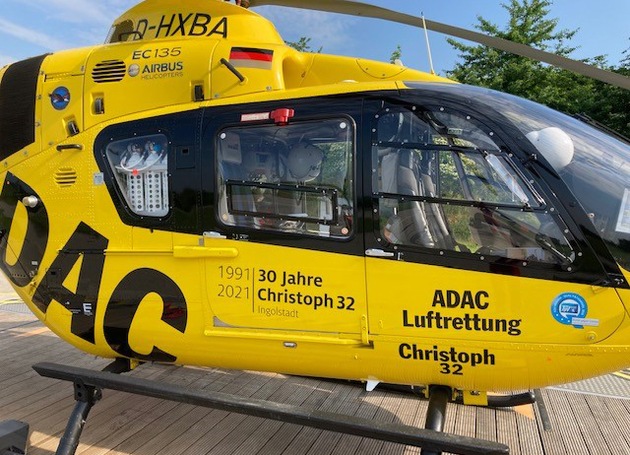 Mehr als 37.000 Mal schnelle Hilfe aus der Luft / 30 Jahre ADAC Luftrettung in Ingolstadt: Jubiläum für &quot;Christoph 32&quot; / Am 10. Juli 1991 flog der ADAC Rettungshubschrauber seinen ersten Einsatz