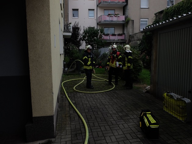 FW-GE: Einsatzreicher Freitag für die Feuerwehr Gelsenkirchen. Feuer in einer Dachgeschosswohnung, Kellerbrand und diverse Brandmeldealarme