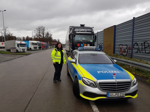 POL-GÖ: (472/2020) Weihnachtsaktion des Truckerstammtisch-Teams der Autobahnpolizei Göttingen