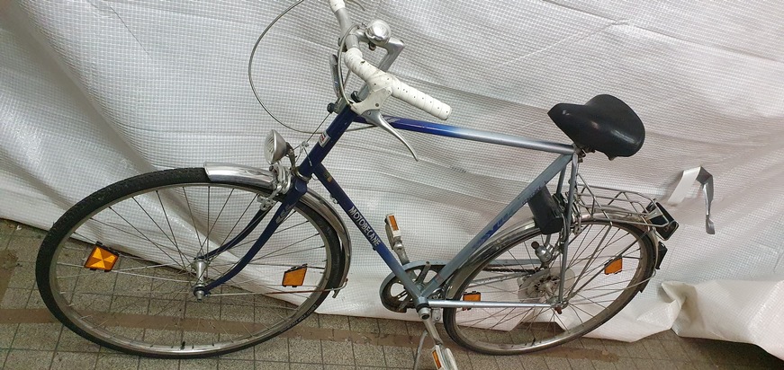 POL-SE: Norderstedt - Polizei stellt Fährräder sicher und sucht jetzt deren Eigentümer