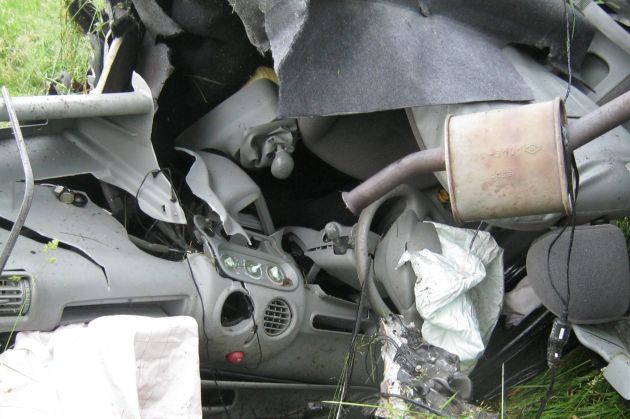 POL-WL: Pkw-Fahrer tödlich verunglückt ++ Winsen - Polizei sucht Zeugen nach Verkehrsunfallflucht ++ Marschacht - Zu schnell überholt