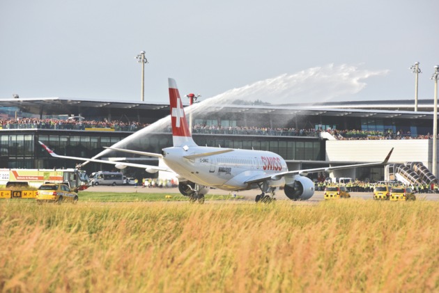 SWISS empfängt Bombardier CSeries in Zürich / Ankunft CSeries in Zürich