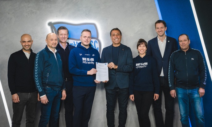 Fußball für Mädchen und Frauen: Hertha BSC und Hertha 03 schließen Kooperation