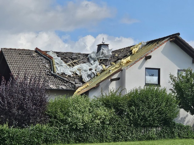 FW-OE: Über 60 Einsätze - Ursache wahrscheinlich Tornado