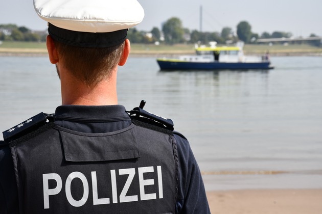 POL-D: Badeverbot im Rhein - Doppelstreifen: Polizei unterstützt weiterhin die Stadt Düsseldorf und appelliert an alle Bürgerinnen und Bürger