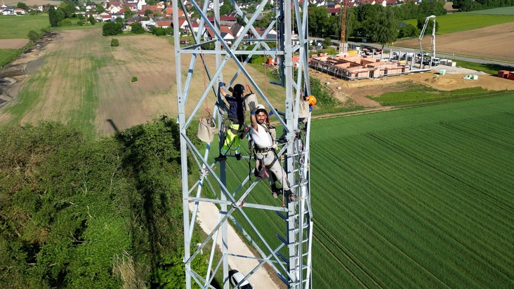 Telekom stellt Mobilfunkmast zwischen Gachenbach und Weilach auf