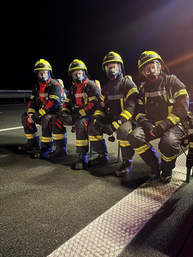 FW-ROW: Gasaustritt am LKW sorgt für Vollsperrung - Feuerwehren im Einsatz