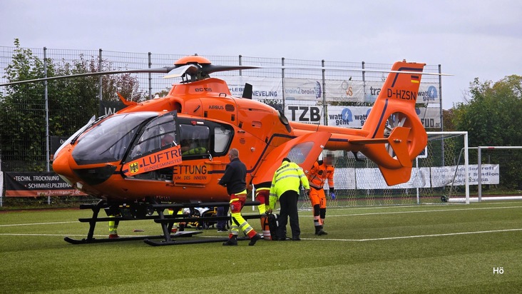 FW-EN: Verkehrsunfall auf der Elberfelder Straße und Einsatz eines Rettungshubschraubers