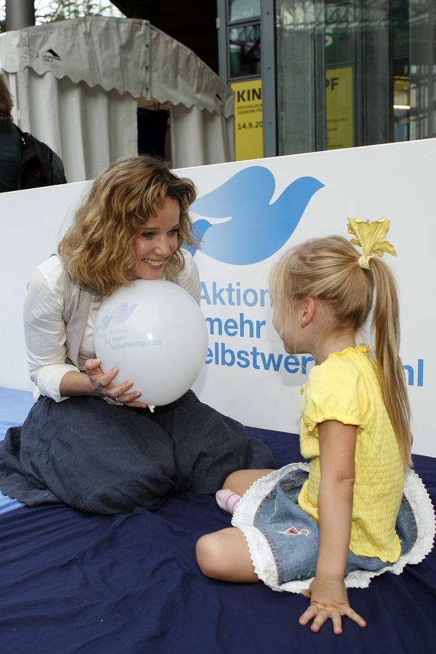 Du bist toll, so wie Du bist!&quot; / Dove Aktion für mehr Selbstwertgefühl appelliert an Besucher des Weltkindertagfestes 2006