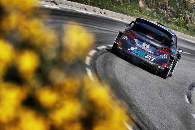 Ford Fiesta WRC wird beim spanischen Rallye-WM-Lauf auf Schotter und Asphalt gefordert