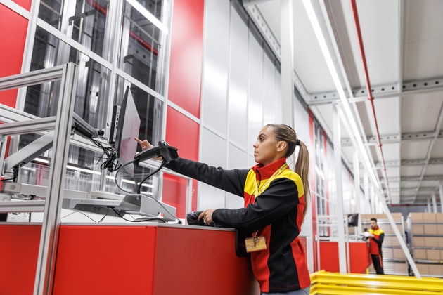 PM: DHL Supply Chain und Roboterhersteller AutoStore™ bauen Partnerschaft zur weltweiten Automatisierung von Warenlagern weiter aus / PR: DHL Supply Chain and robotics technology company AutoStore™ announce partnership expansion to further