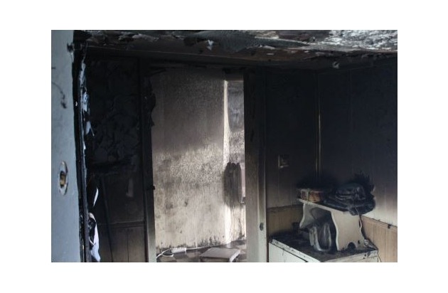 POL-PPTR: Hoher Schaden entstand bei einem Wohnhausbrand am Freitagnachmittag. Der Bewohner blieb glücklicherweise unverletzt.