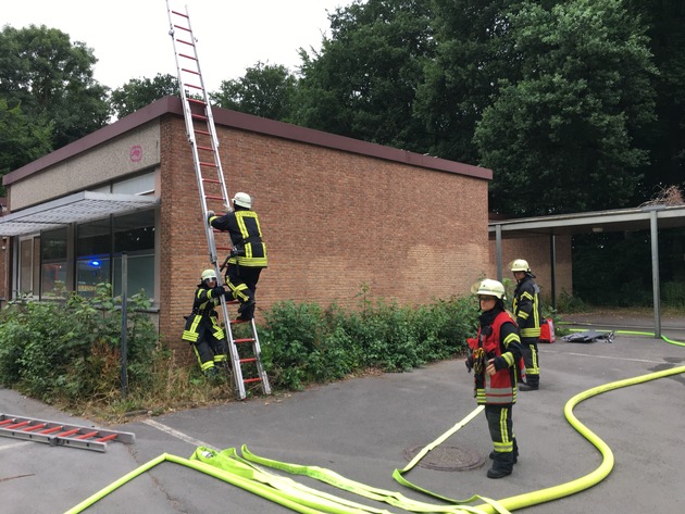 FW-HAAN: Übung: Explosion in Schule