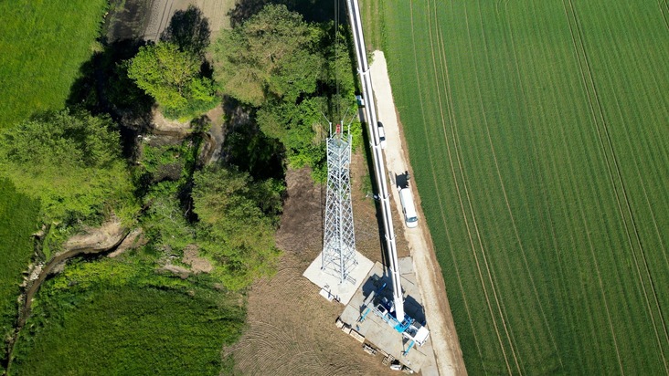 Telekom stellt Mobilfunkmast zwischen Gachenbach und Weilach auf