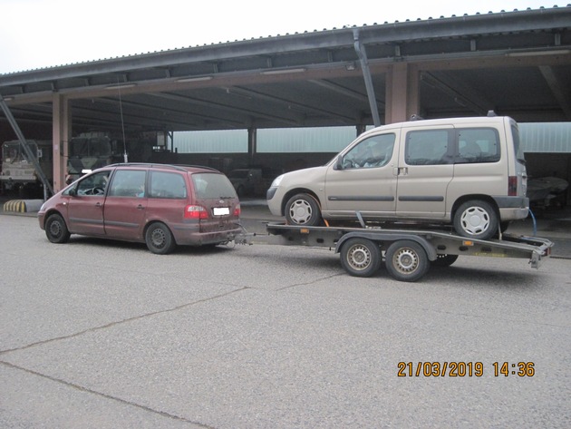POL-SE: Bad Segeberg, B 206    /
Verkehrskontrolle eines privaten Autotransportes