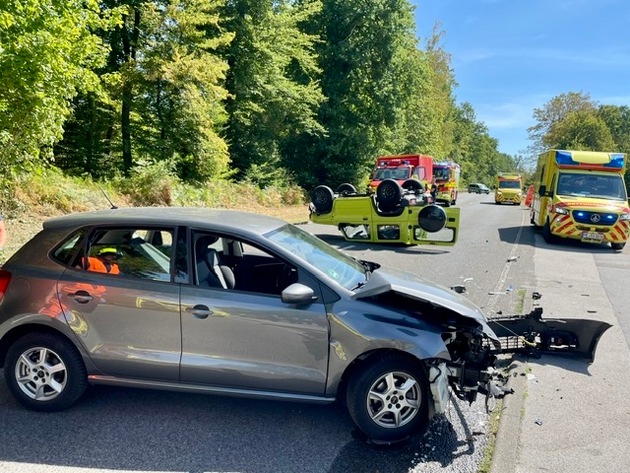 FW Ratingen: Verkehrsunfall mit vier Verletzten