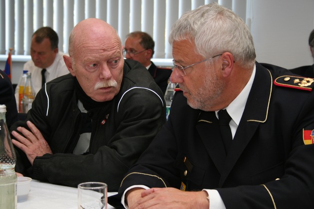 Dr. Peter Struck war mit der Feuerwehr vertraut / DFV und DJF würdigen Verdienste des verstorbenen Bundesministers a. D. (BILD)