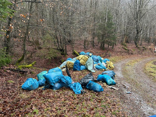 POL-PDWIL: Umweltgefährdende Abfallbeseitigung im Wald