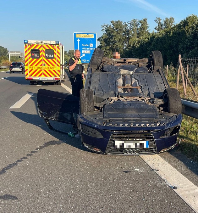 POL-STD: PKW &uuml;berschl&auml;gt sich bei Unfall auf der Autobahn 26 - Fahrer durch Gl&uuml;ck nur leicht verletzt
