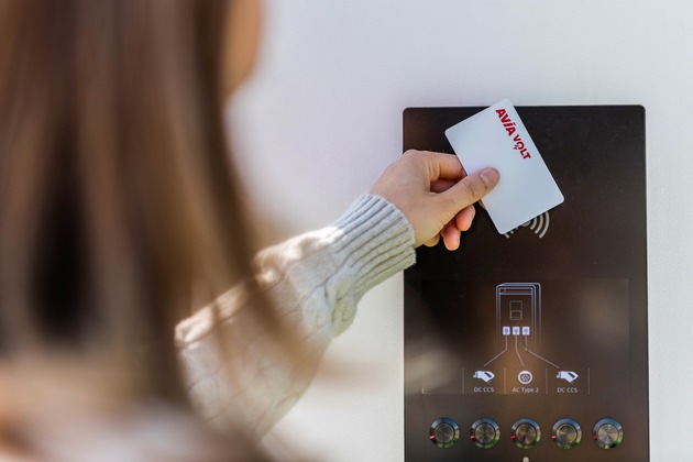 AVIA VOLT devient la première marque suisse à atteindre un million de points de recharge en Europe