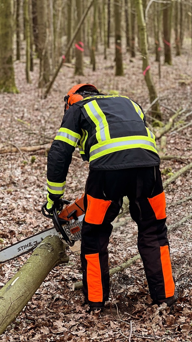 FW-WRN: Erfolgreicher Motorsägenlehrgang der Freiwilligen Feuerwehr Werne