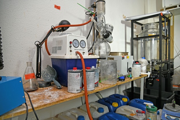 POL-E: Essen: Polizei entdeckt Drogenlabor - zwei Tatverd&auml;chtige festgenommen