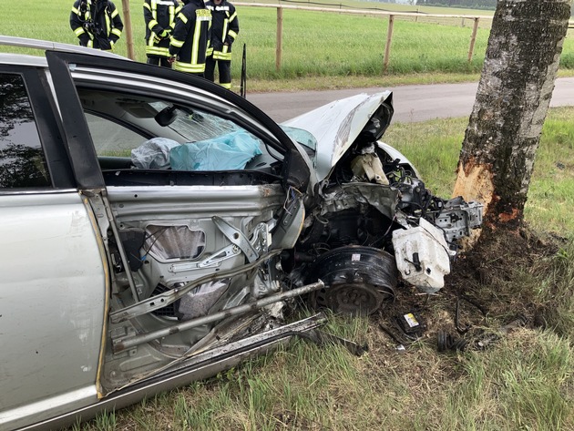 POL-STD: Audi RS3 in Ahlerstedt entwendet, 50-jährige Autofahrerin bei Unfall in Bargstedt schwer verletzt