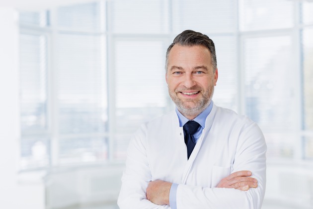 Drei Chefärzte der Artemed Klinikgruppe prägen neues Standardwerk der Wirbelsäulentherapie
