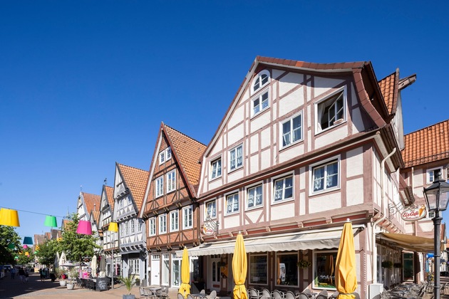 Anschnallen und genie&szlig;en: 10. Celler Auto-Show in der Altstadt und verkaufsoffener Sonntag