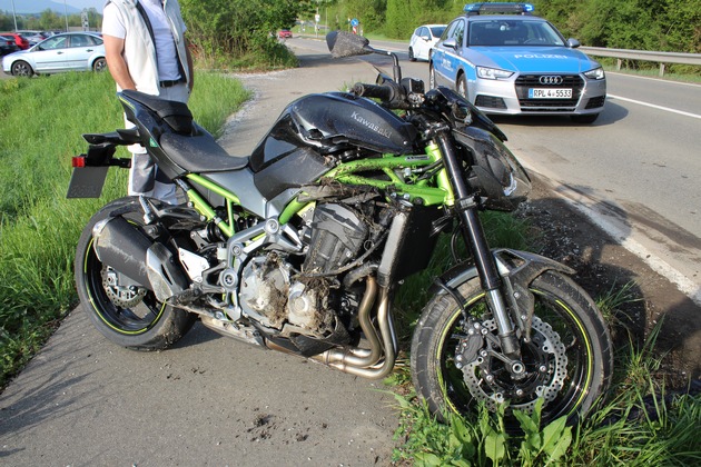 POL-PDKL: Motorradfahrer bei Verkehrsunfall schwer verletzt