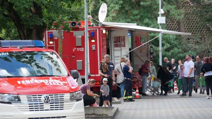 FW Celle: Tausende besuchen Celler Feuerwehr am Samstag beim Tag der offenen Tür!
