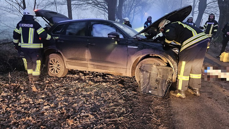 POL-STD: 20-jähriger Autofahrer unter Alkoholeinfluss in Mulsum gegen Baum gefahren