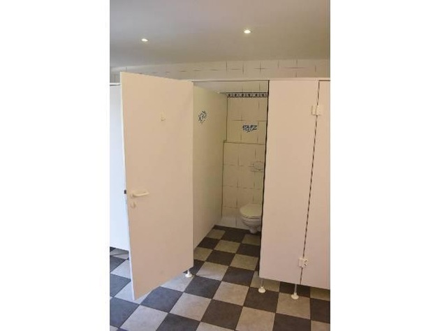 POL-EL: Lathen - Toilette durch SV Meppen-Tags beschädigt - Zeugen gesucht