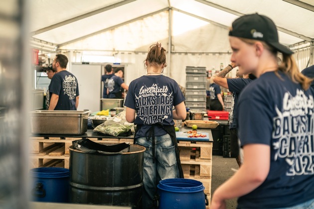 Mit René Schudel ins Rampenlicht: Lernende übernehmen das Greenfield-Catering