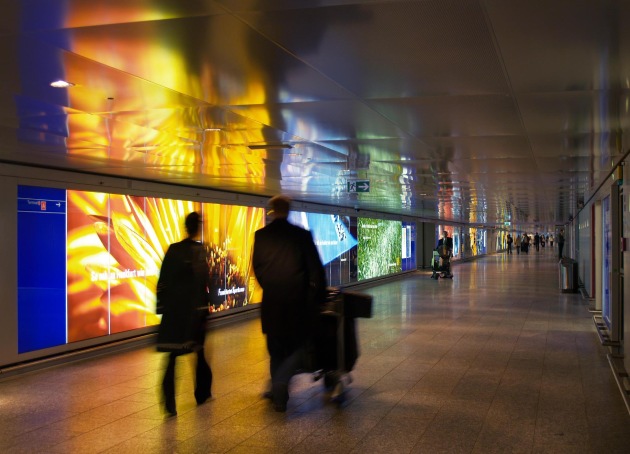 Light Corridor am Frankfurter Flughafen feierlich eröffnet