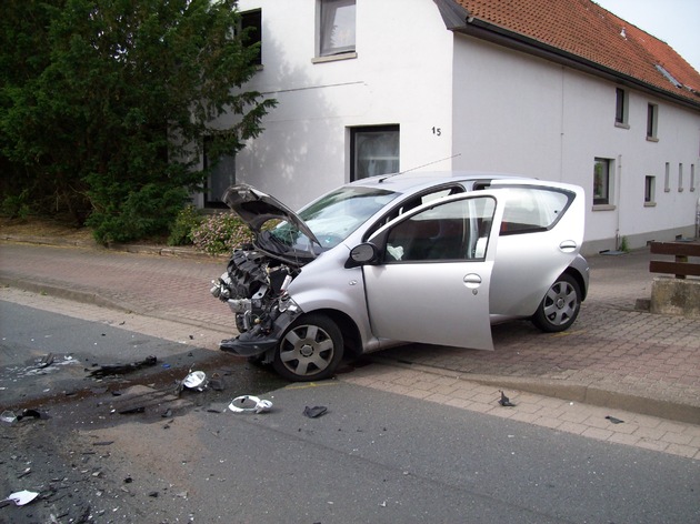 POL-STH: Schwerer Verkehrsunfall in Niedernwöhren